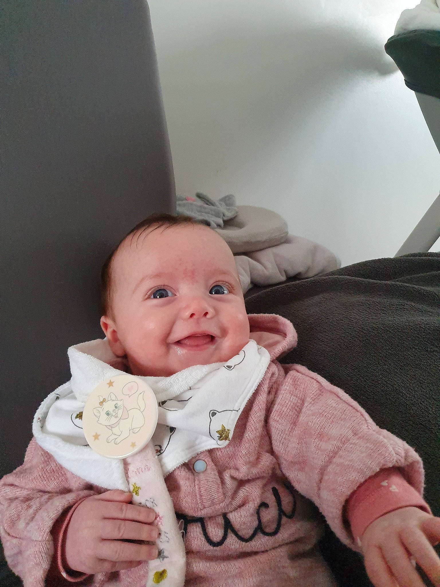 Maylie participe au concours pour gagner de l'argent avec cette photo : baby, baby_products, cheek, child, person, product, skin, toddler