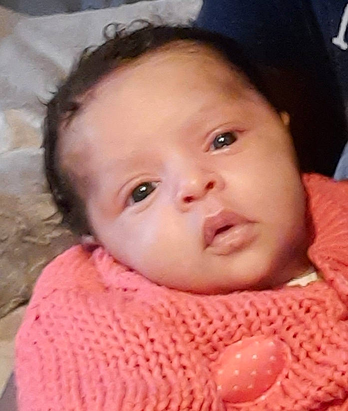 Alima Macogno a rejoint le concours — aidez-le/la à gagner de superbes lots ! baby, baby_toddler_clothing, cheek, chin, ear, eye, eyebrow, eyelash, forehead, headgear, iris, jaw, lip, mouth, neck, nose, person, pink, skin, sleeve