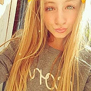 Alycia participe au concours pour gagner de l'argent avec cette photo :