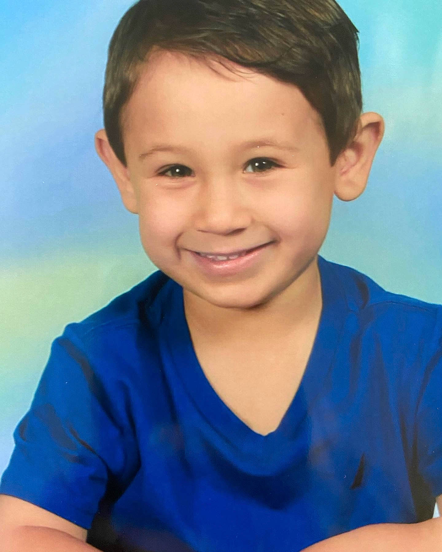 Luke is registered to the contest to win money with this photo: azure, black_hair, cheek, chin, eyebrow, eyelash, flash_photography, forehead, gesture, happy, human_body, iris, jaw, joy, muscle, neck, nose, person, skin, sleeve