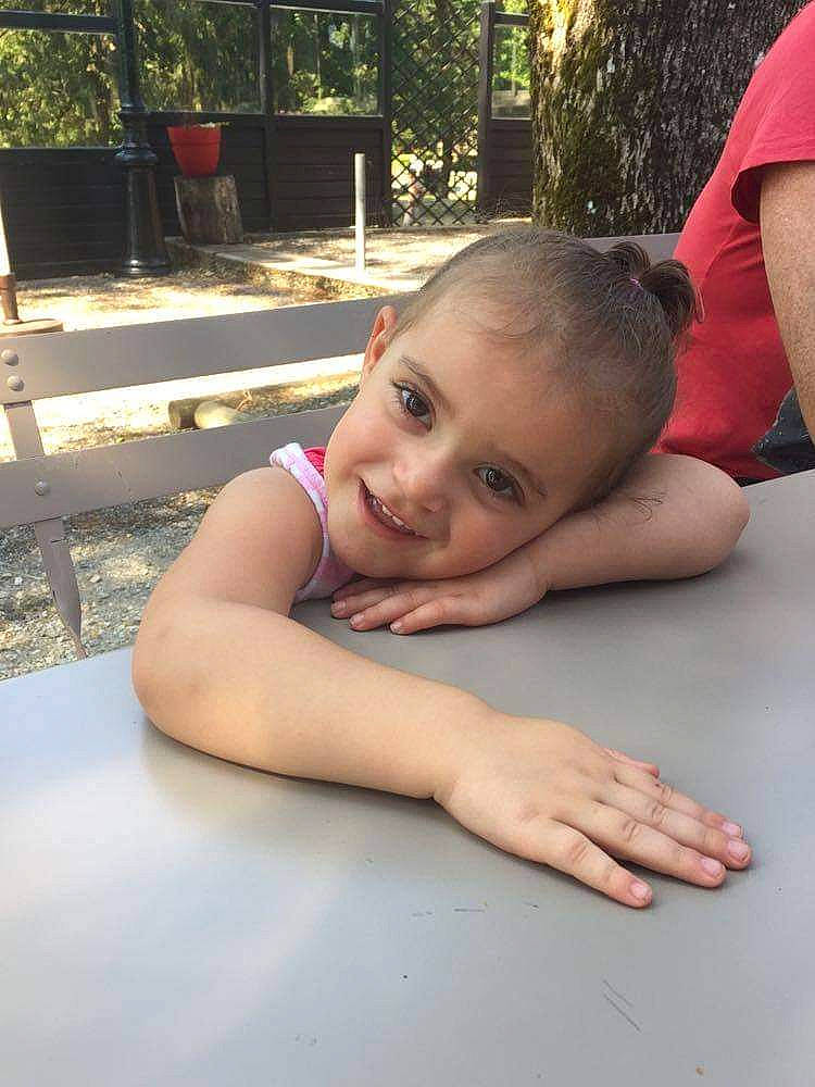 Eléna a rejoint le concours — aidez-le/la à gagner de superbes lots ! arm, child, joy, leg, leisure, person, skin, toddler