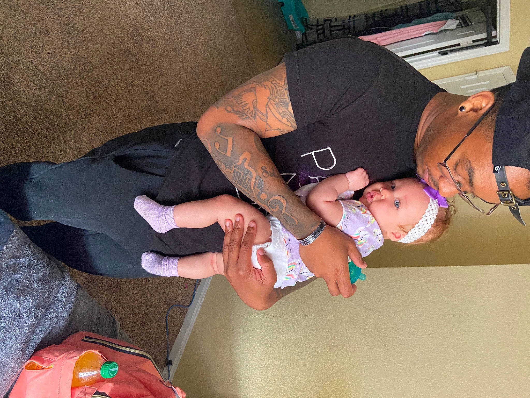 Amilia is registered to the contest to win money with this photo: arm, joint, leg, person