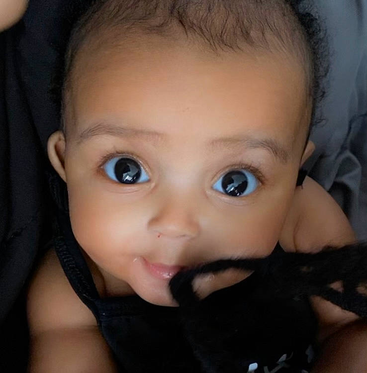 Zahra is registered to the contest to win money with this photo: black_hair, cheek, chin, cool, ear, eyebrow, eyelash, flash_photography, forehead, gesture, iris, jaw, lip, mouth, neck, no_expression, nose, person, skin, smile