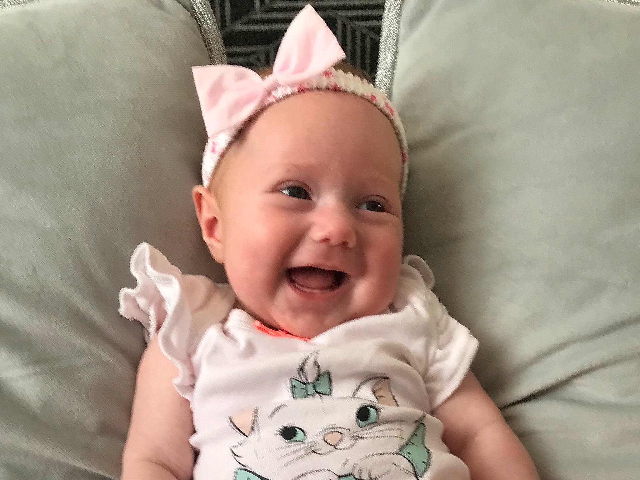 Lily participe au concours pour gagner de l'argent avec cette photo : baby, baby_laughing, baby_making_funny_faces, baby_sleeping, baby_toddler_clothing, cheek, child, ear, face, facial_expression, happy, head, headgear, joy, laugh, mouth, nose, organ, person, skin