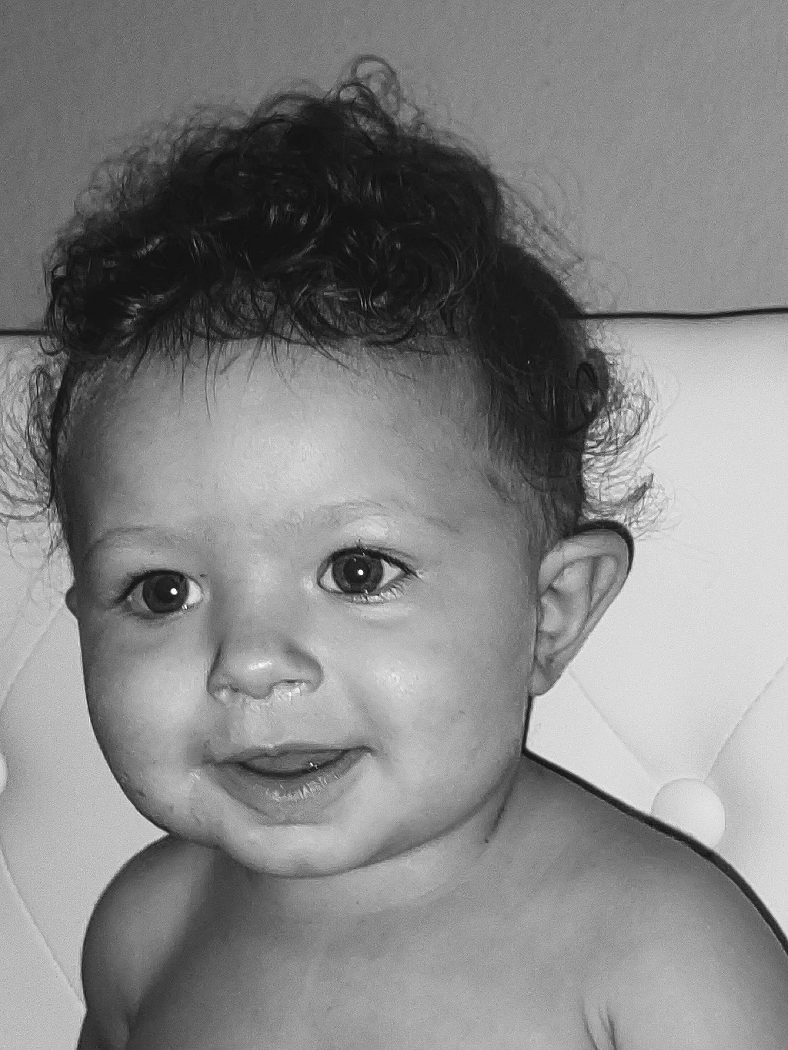 Noble is registered to the contest to win money with this photo: black, cheek, ear, eye, eyebrow, eyelash, flash_photography, forehead, human_body, iris, jaw, lip, mouth, neck, nose, organ, person, shoulder, skin, smile