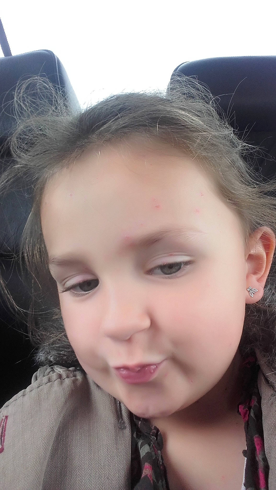 Ines a rejoint le concours — aidez-le/la à gagner de superbes lots ! beauty, black_hair, cheek, child, chin, ear, eye, eyebrow, face, forehead, hair, hairstyle, head, jaw, lip, mouth, nose, person, photography, skin