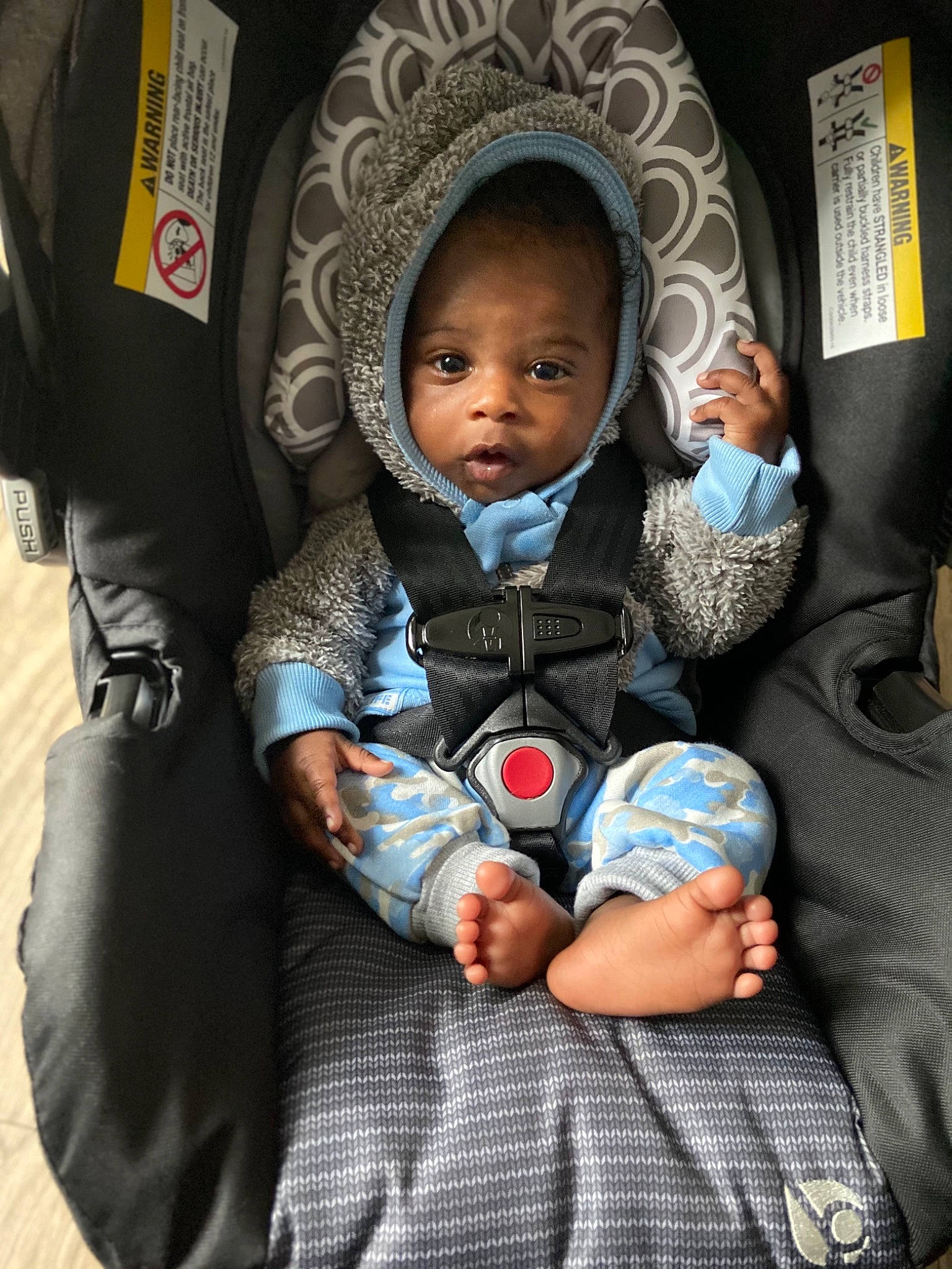 Kysen is registered to the contest to win money with this photo: baby, baby_carriage, baby_in_car_seat, baby_products, car_seat, child, comfort, people, person, product, sitting, smile, toddler