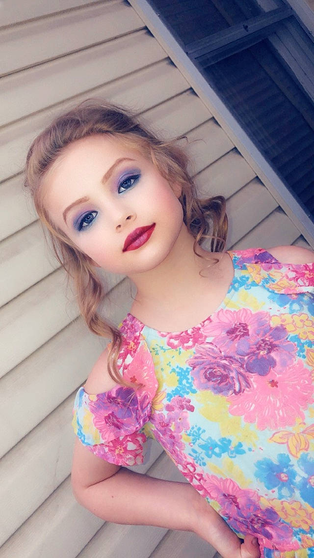 Alissa joined the competition — help win amazing prizes! beauty, cheek, chin, eye, eyebrow, face, hair, head, lip, model, mouth, neck, nose, person, photography, pink, selfie, shoulder, skin, smile