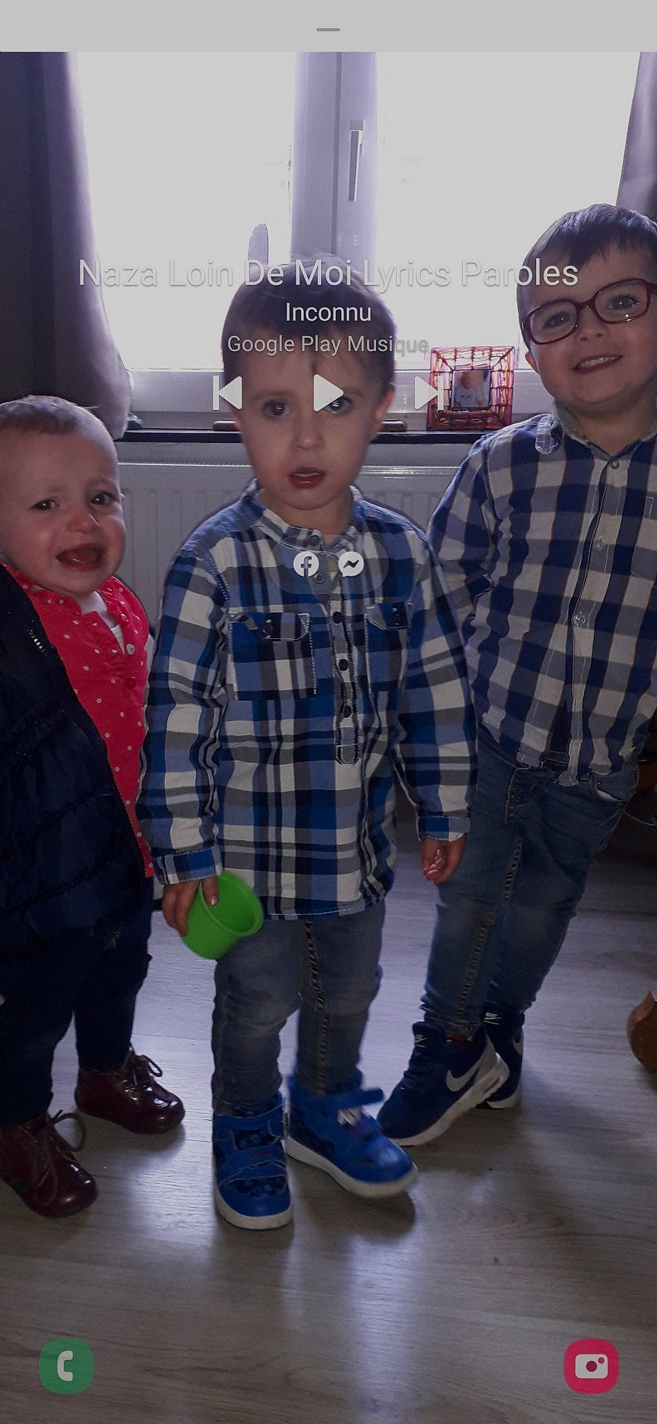 Suriano participe au concours pour gagner de l'argent avec cette photo : child, design, headgear, joy, outerwear, pattern, person, plaid, smile, tartan, toddler