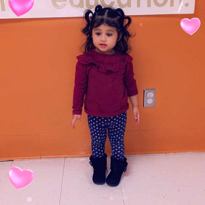 Mariana is registered to the contest to win money with this photo: balloon, birthday, child, day, design, fun, girl, happiness, heart, magenta, organ, party, party_supply, pattern, person, pink, play, red, smile, toddler