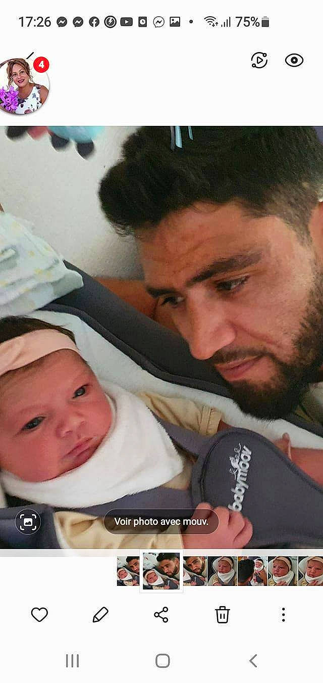 Abby a rejoint le concours — aidez-le/la à gagner de superbes lots ! baby, baby_products, beard, cheek, child, comfort, eyebrow, facial_hair, forehead, fun, gesture, happy, head, headwear, joy, mouth, nose, people, person, photo_caption