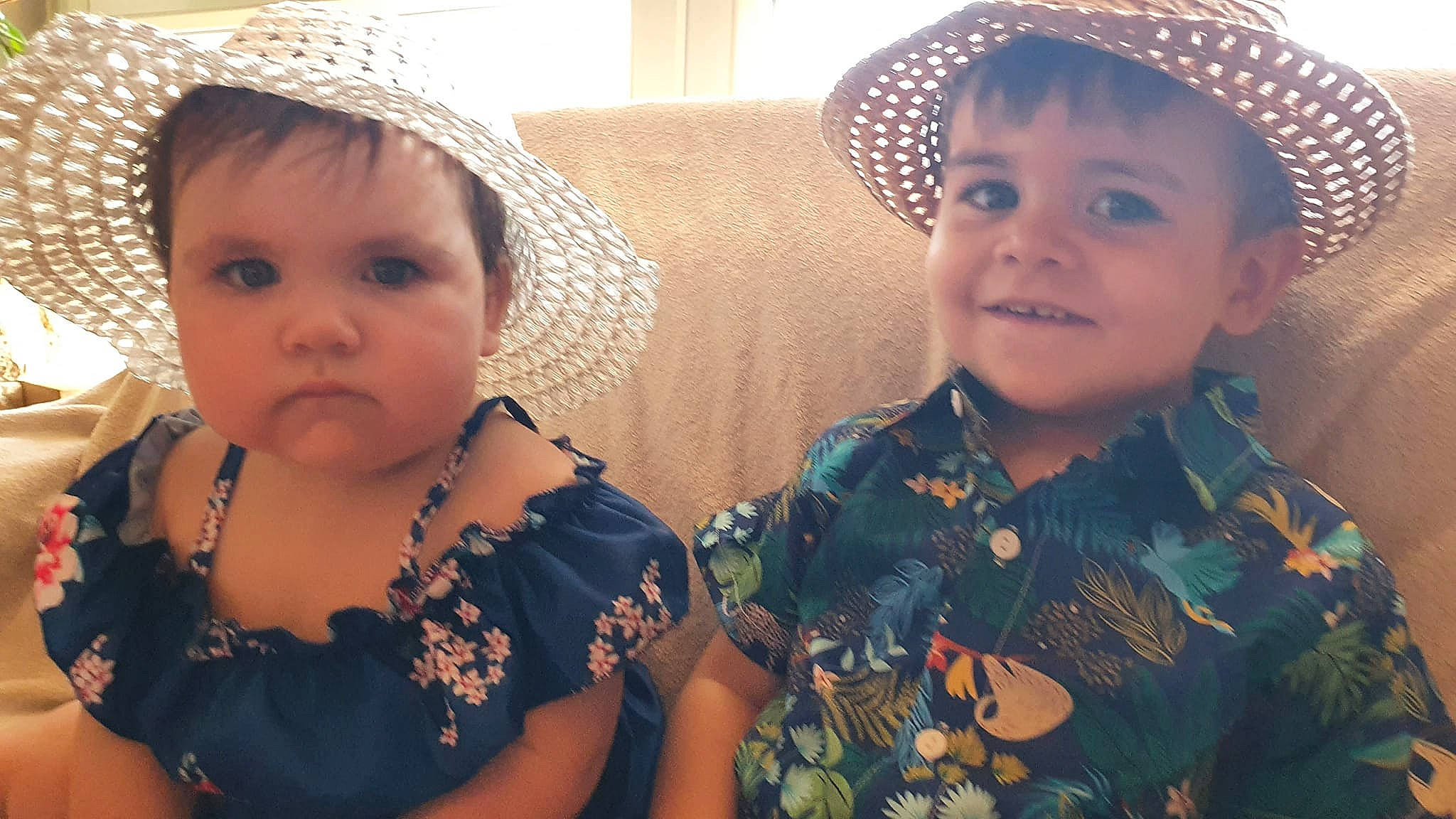 Eden a rejoint le concours — aidez-le/la à gagner de superbes lots ! adaptation, child, event, eye, face, fashion_accessory, fun, happy, hat, headgear, human_body, interaction, iris, joy, lip, nose, organ, person, selfie, skin