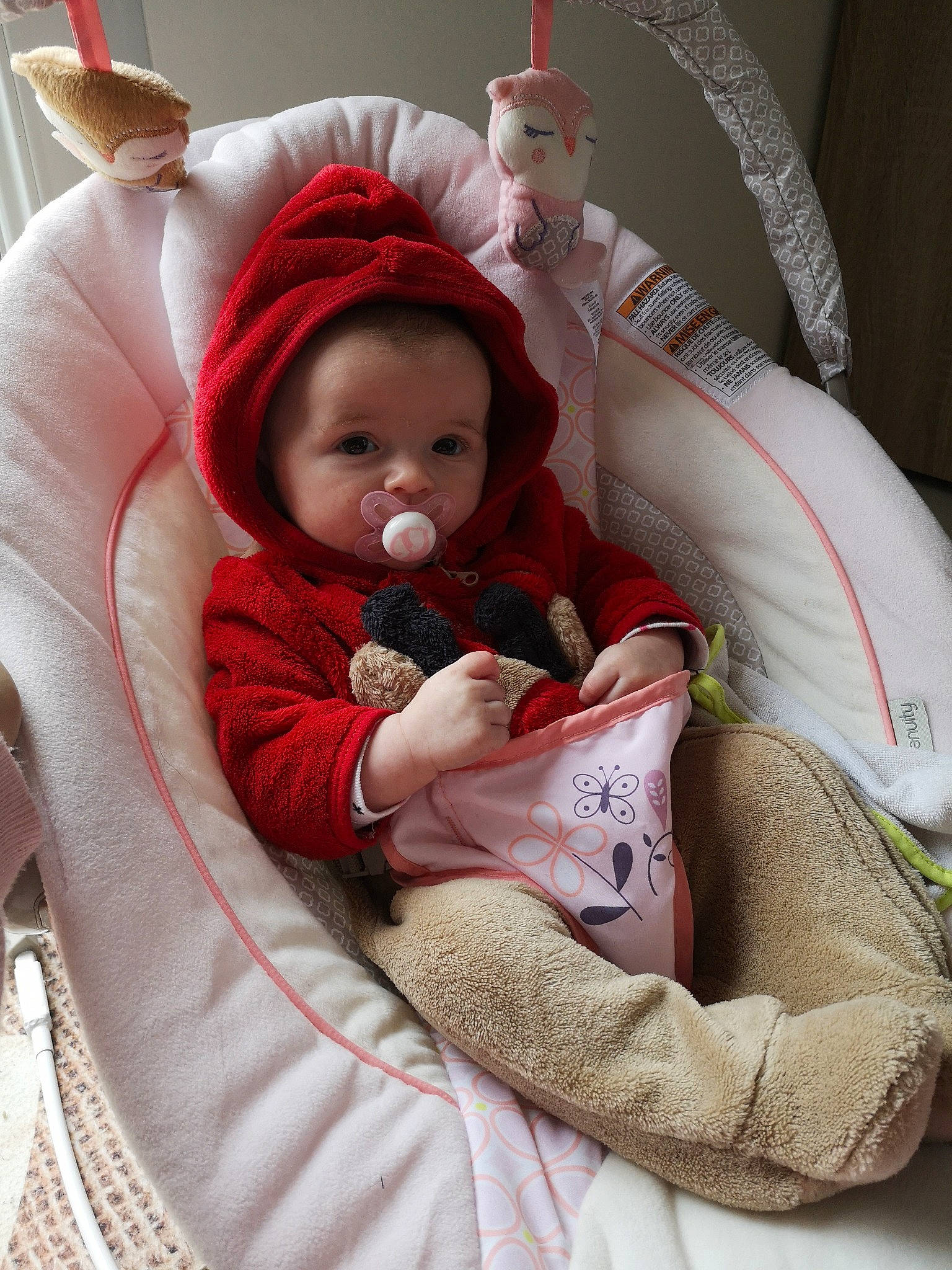 Elza a rejoint le concours — aidez-le/la à gagner de superbes lots ! baby, baby_products, bedtime, cheek, child, comfort, joy, person, product, skin, smile, toddler