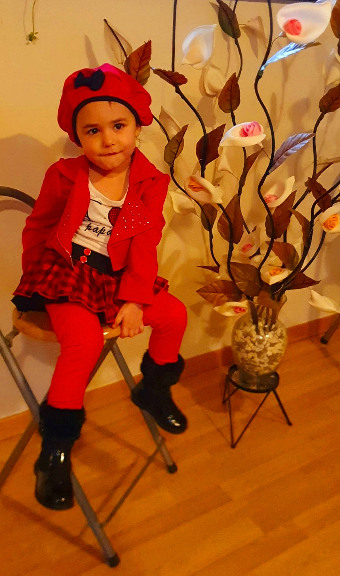 Hallya a rejoint le concours — aidez-le/la à gagner de superbes lots ! fawn, headwear, person