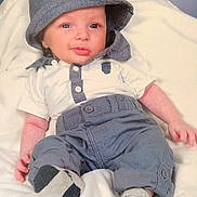 Aristos is registered to the contest to win money with this photo: