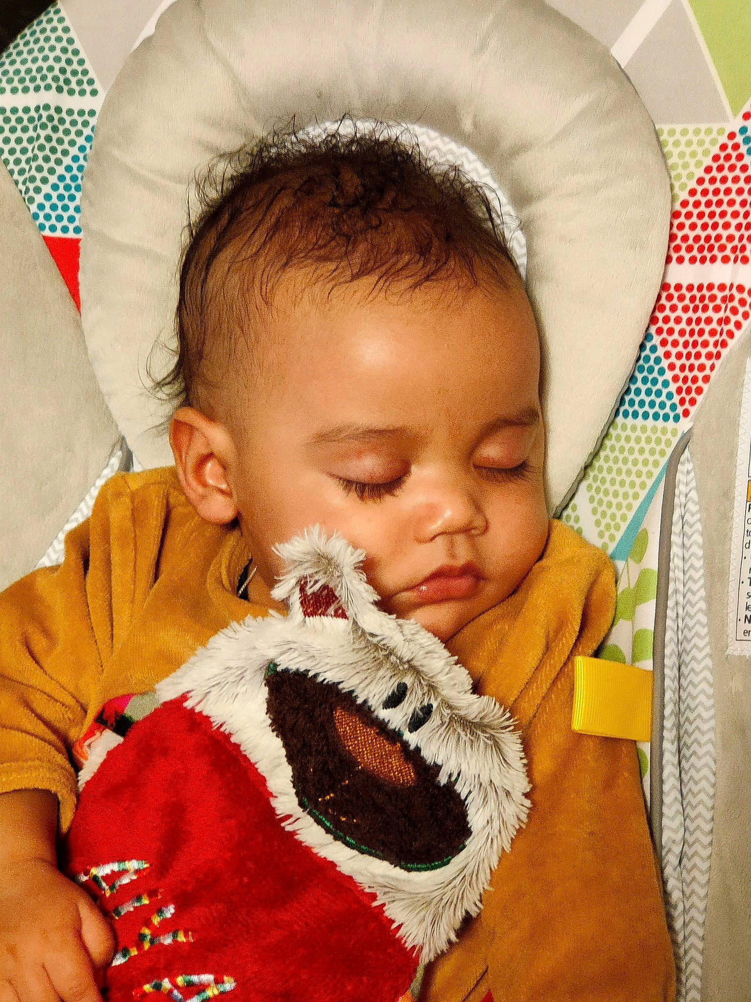 Alyan a rejoint le concours — aidez-le/la à gagner de superbes lots ! baby, baby_toddler_clothing, cheek, chin, comfort, eye, eyebrow, eyelash, face, facial_expression, head, human_body, lip, mouth, neck, nose, organ, outerwear, person, skin