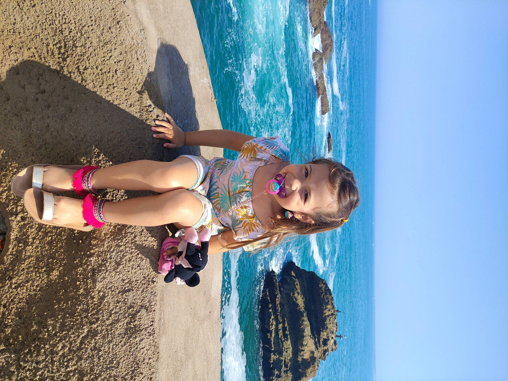 Lucy participe au concours pour gagner de l'argent avec cette photo : azure, beach, beauty, blue, body_of_water, electric_blue, fun, happy, human, human_body, human_leg, joy, leg, leisure, person, recreation, shorts, sky, street_fashion, summer