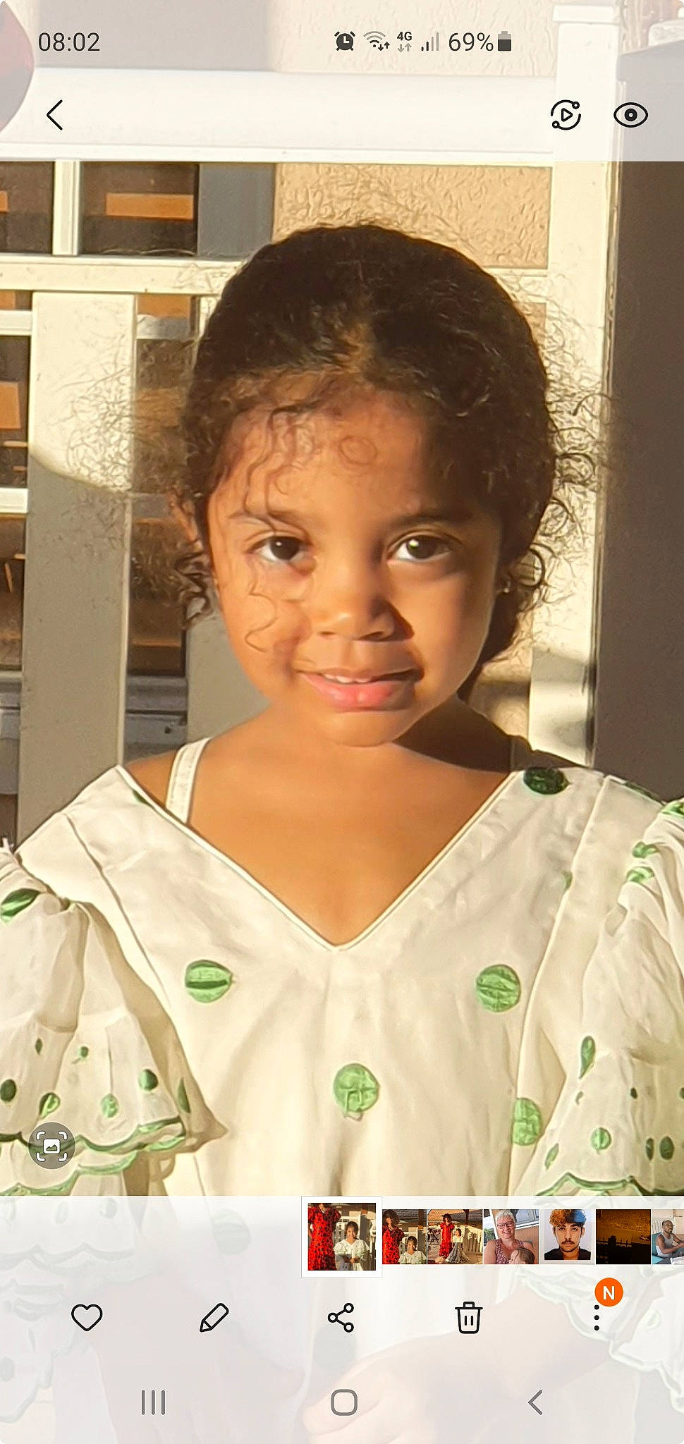 Clélia a rejoint le concours — aidez-le/la à gagner de superbes lots ! cheek, child, chin, collar, eyebrow, eyelash, facial_expression, forehead, fun, happy, iris, joy, lip, neck, nose, person, skin, sleeve, smile, t_shirt