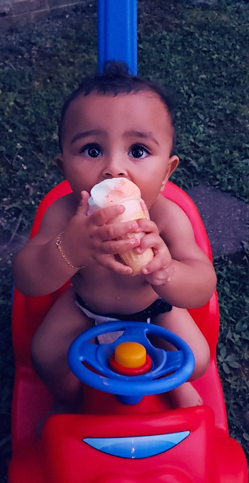 Kartier is registered to the contest to win money with this photo: baby, child, fun, person, play, toddler