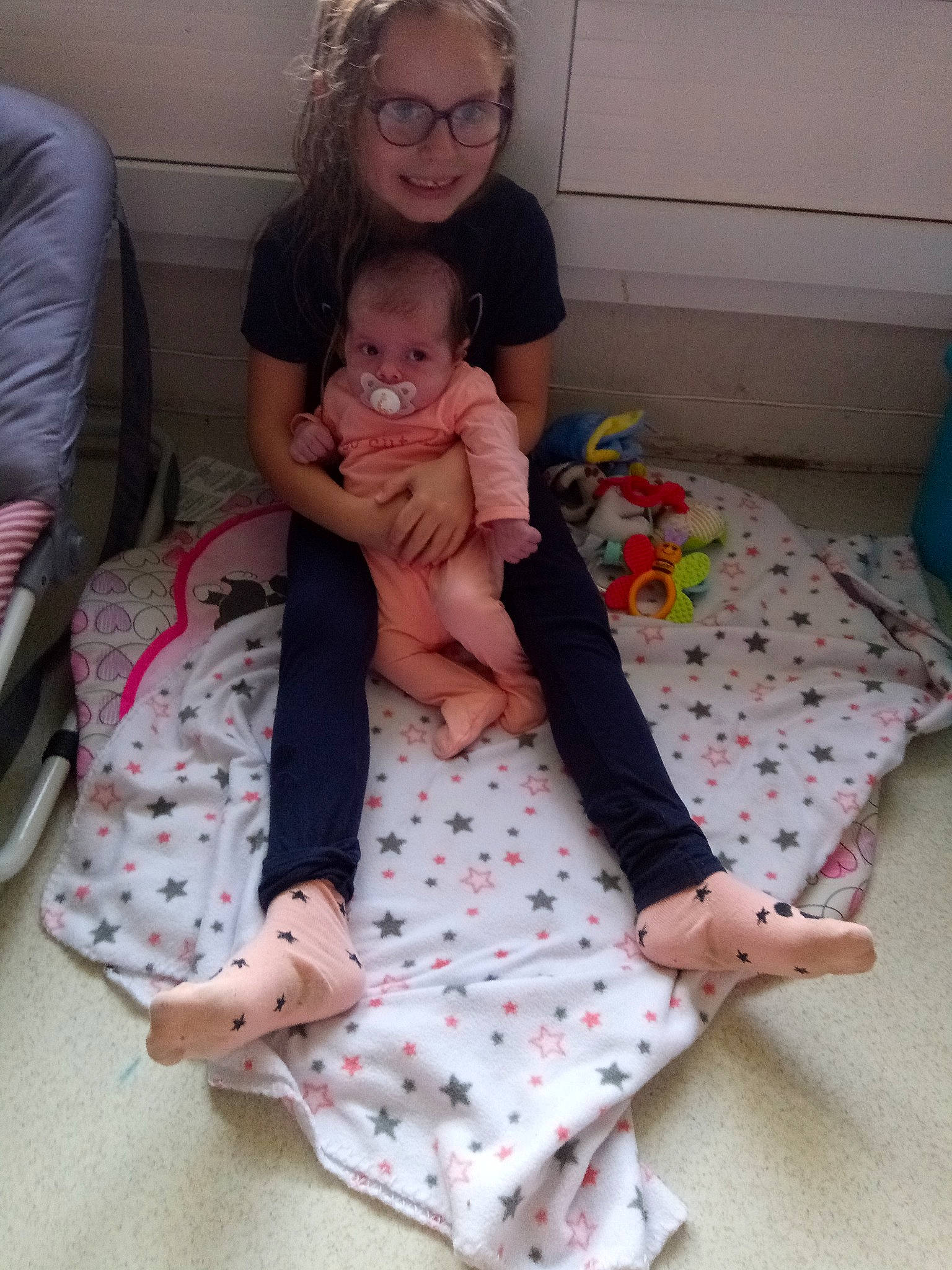 Enora a rejoint le concours — aidez-le/la à gagner de superbes lots ! child, joy, pattern, person, textile, toddler