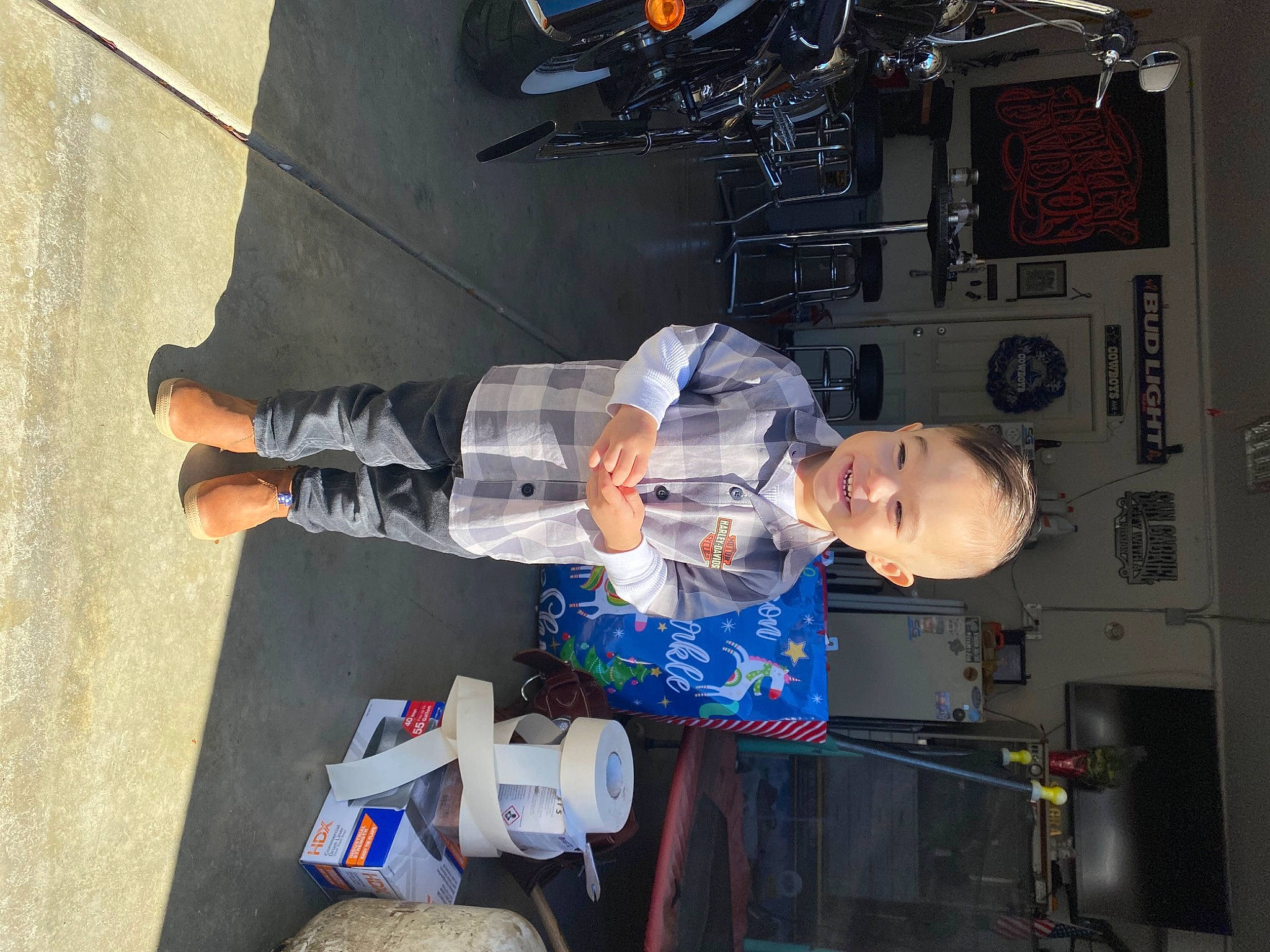 Mateo is registered to the contest to win money with this photo: concrete, electric_blue, engineering, fun, joy, machine, person, smile, space, walking_shoe