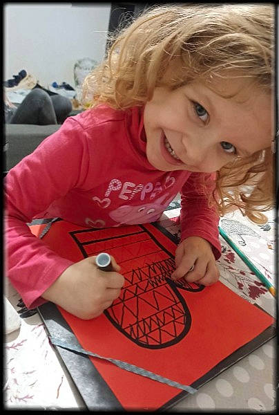 Liyana participe au concours pour gagner de l'argent avec cette photo : art, carmine, child, child_art, fun, gadget, hairstyle, happy, illustration, joy, office_supplies, pattern, person, smile, spider_man, t_shirt, table, toddler, tree, wood