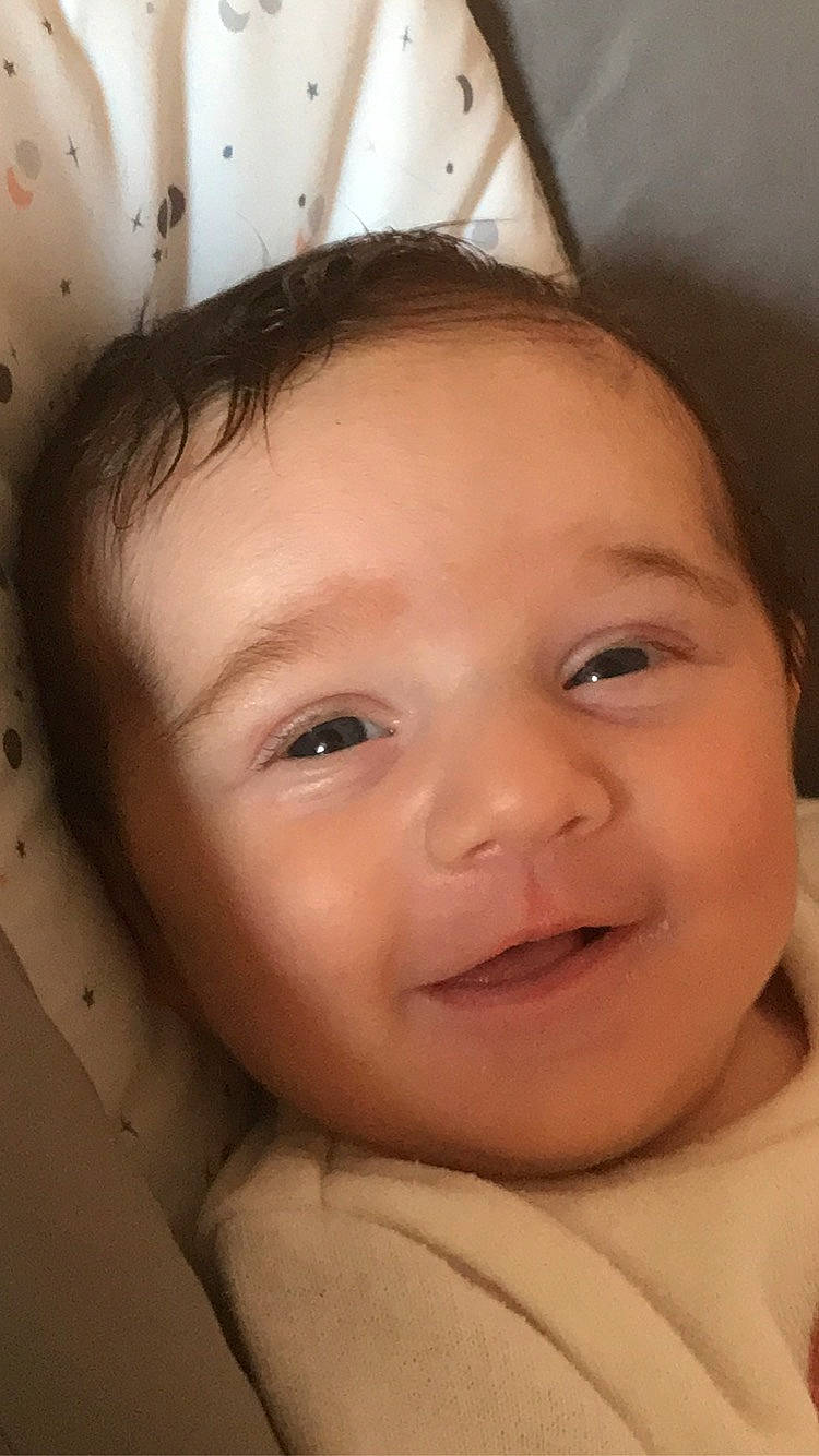 Lola participe au concours pour gagner de l'argent avec cette photo : baby, cheek, chin, ear, eye, eyebrow, eyelash, face, facial_expression, forehead, happy, head, iris, jaw, lip, mouth, neck, nose, person, skin