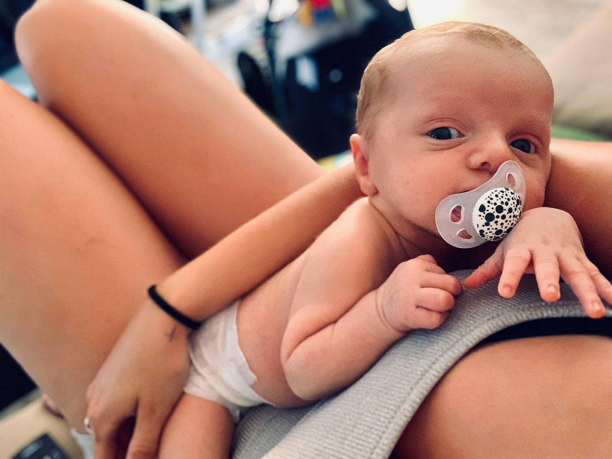 Kayden a rejoint le concours — aidez-le/la à gagner de superbes lots ! baby, cheek, child, finger, flesh, foot, hand, human_leg, joint, leg, muscle, nail, person, product, skin, thigh, toddler