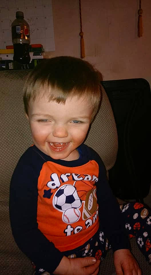 Cylus is registered to the contest to win money with this photo: baby, cheek, child, ear, face, fawn, head, joy, person, skin, smile, t_shirt, toddler