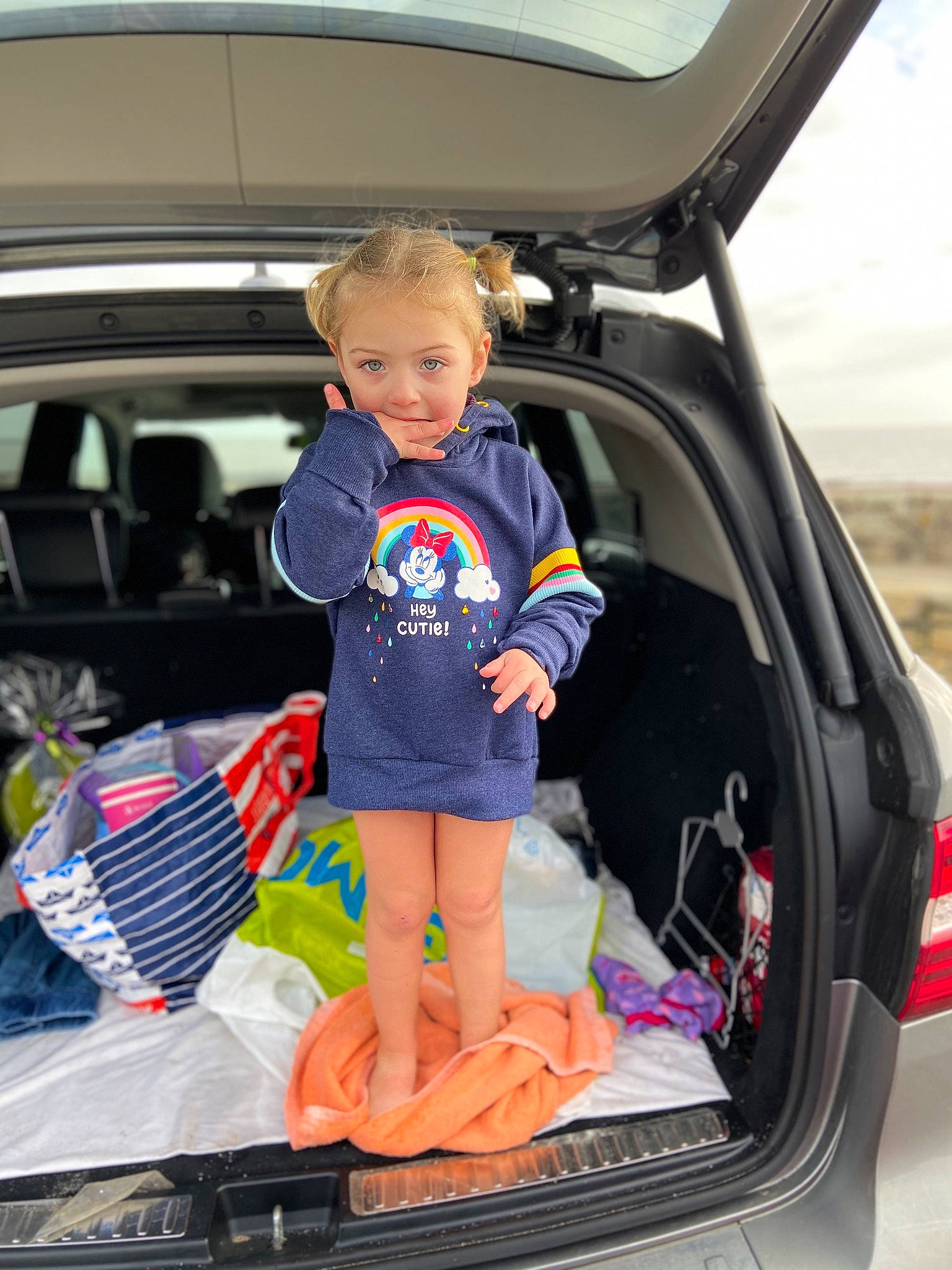 Camille participe au concours pour gagner de l'argent avec cette photo : auto_part, automotive_exterior, car, car_seat, car_seat_cover, child, crossover_suv, family_car, joy, luxury_vehicle, mid_size_car, minivan, person, product, recreation, toddler, trunk, vacation, vehicle, vehicle_door