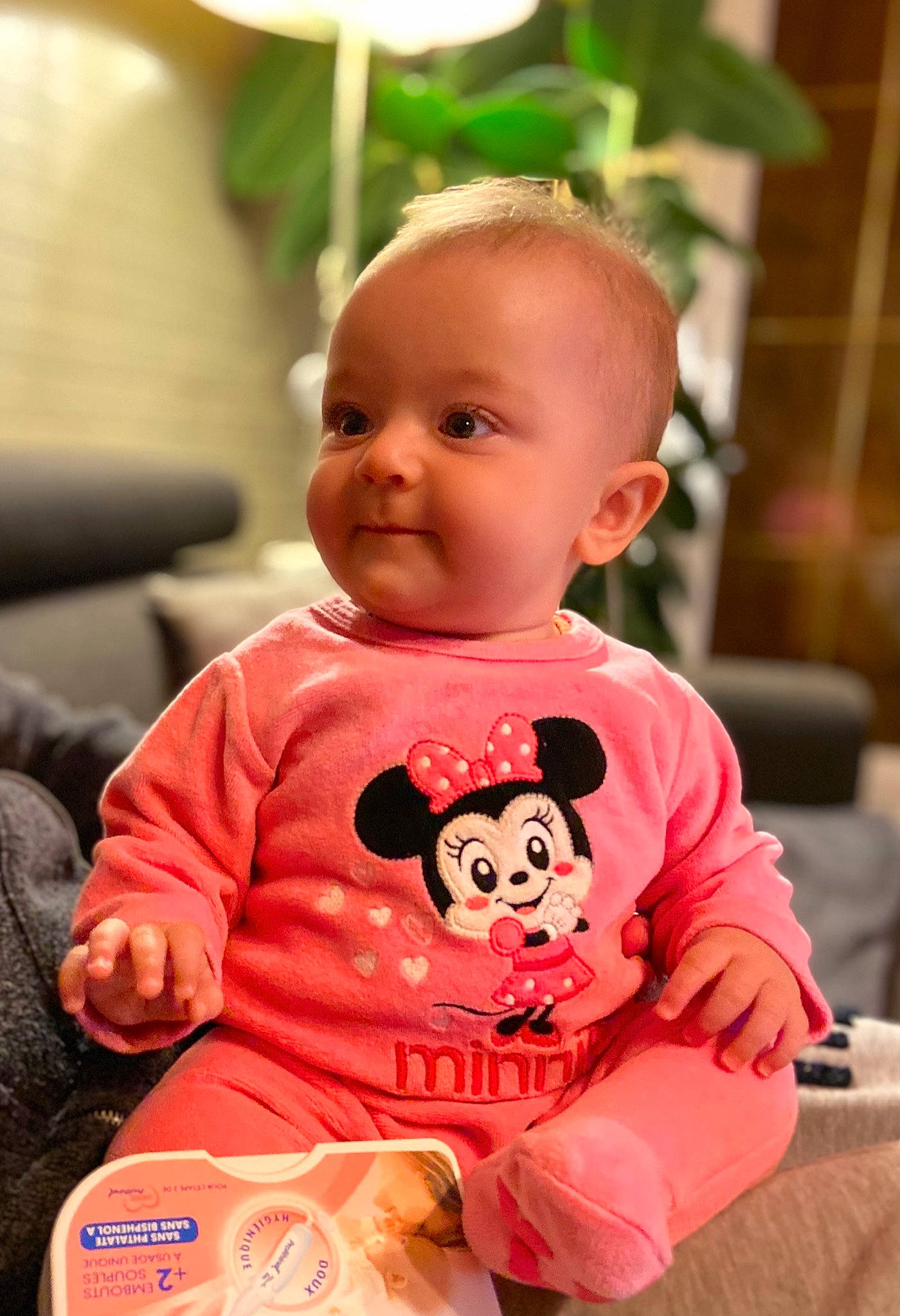 Cassandre participe au concours pour gagner de l'argent avec cette photo : baby, baby_toddler_clothing, cheek, child, person, pink, skin, smile, toddler