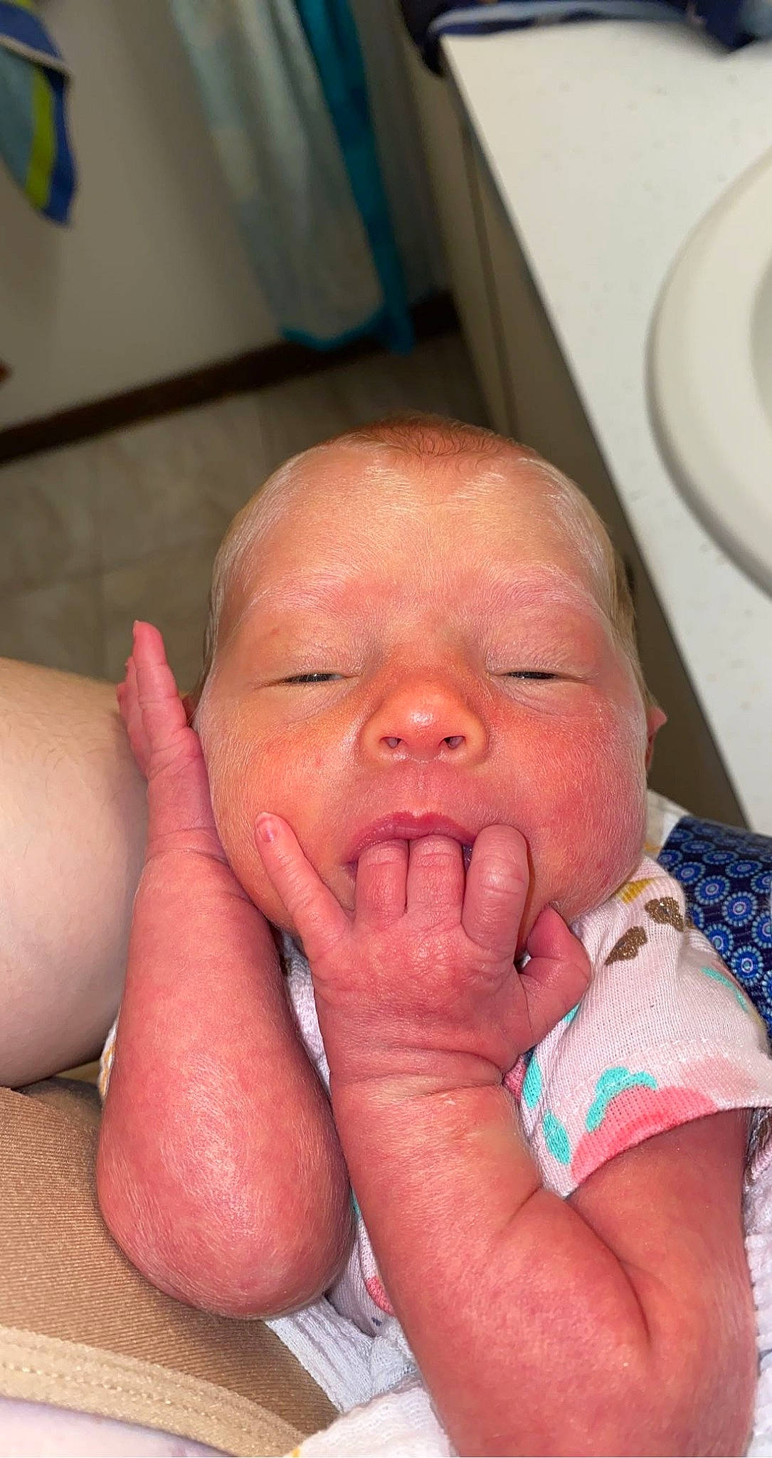 Alaia is registered to the contest to win money with this photo: baby, cheek, chin, comfort, ear, eyebrow, eyelash, gesture, hand, head, human_body, joint, leg, lip, mouth, muscle, neck, nose, person, skin