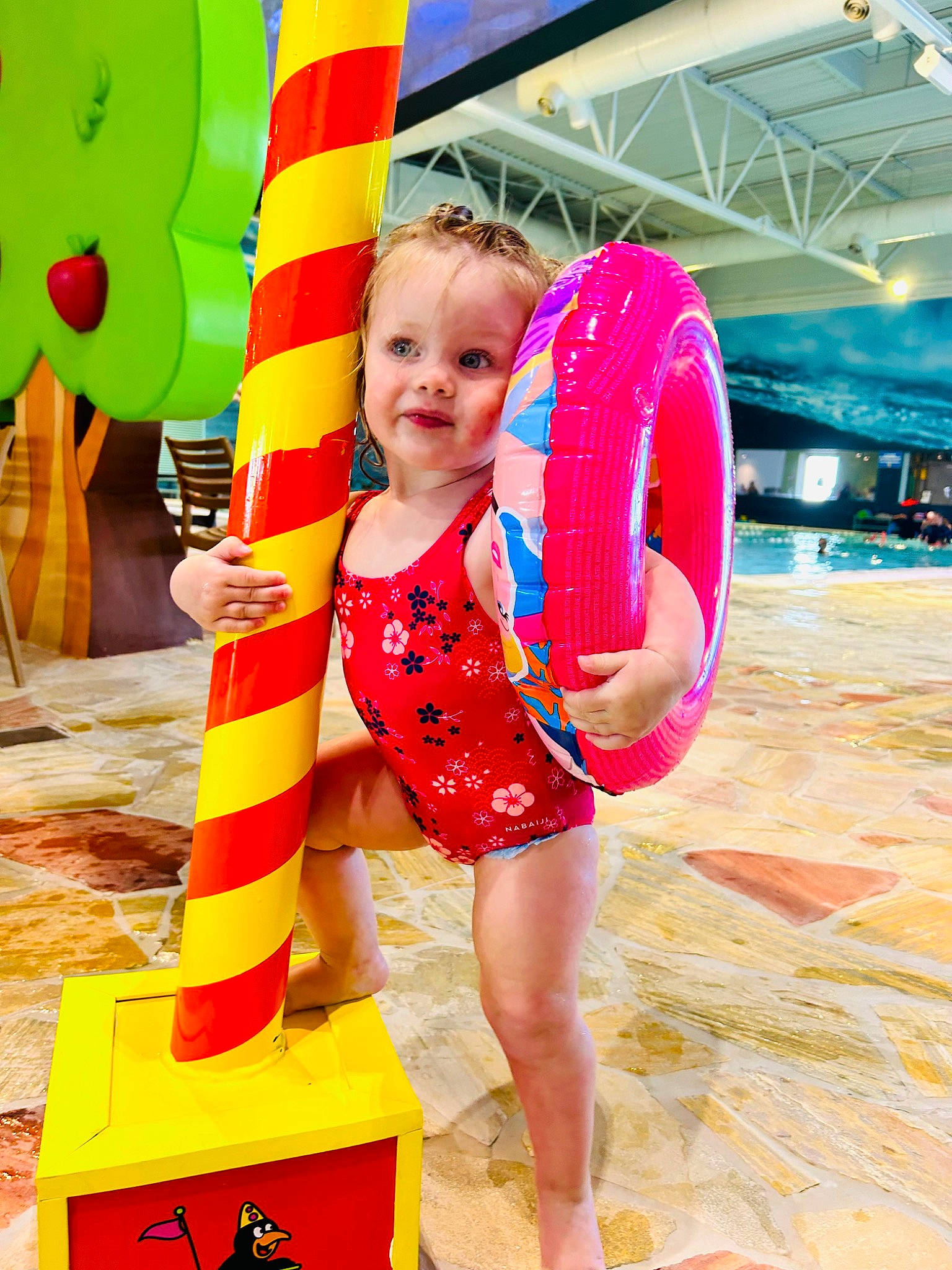 Léana participe au concours pour gagner de l'argent avec cette photo : baby_toddler_clothing, balloon, beauty, child, fun, happy, human_leg, leisure, magenta, person, pink, play, public_space, recreation, red, shorts, smile, standing, summer, toddler