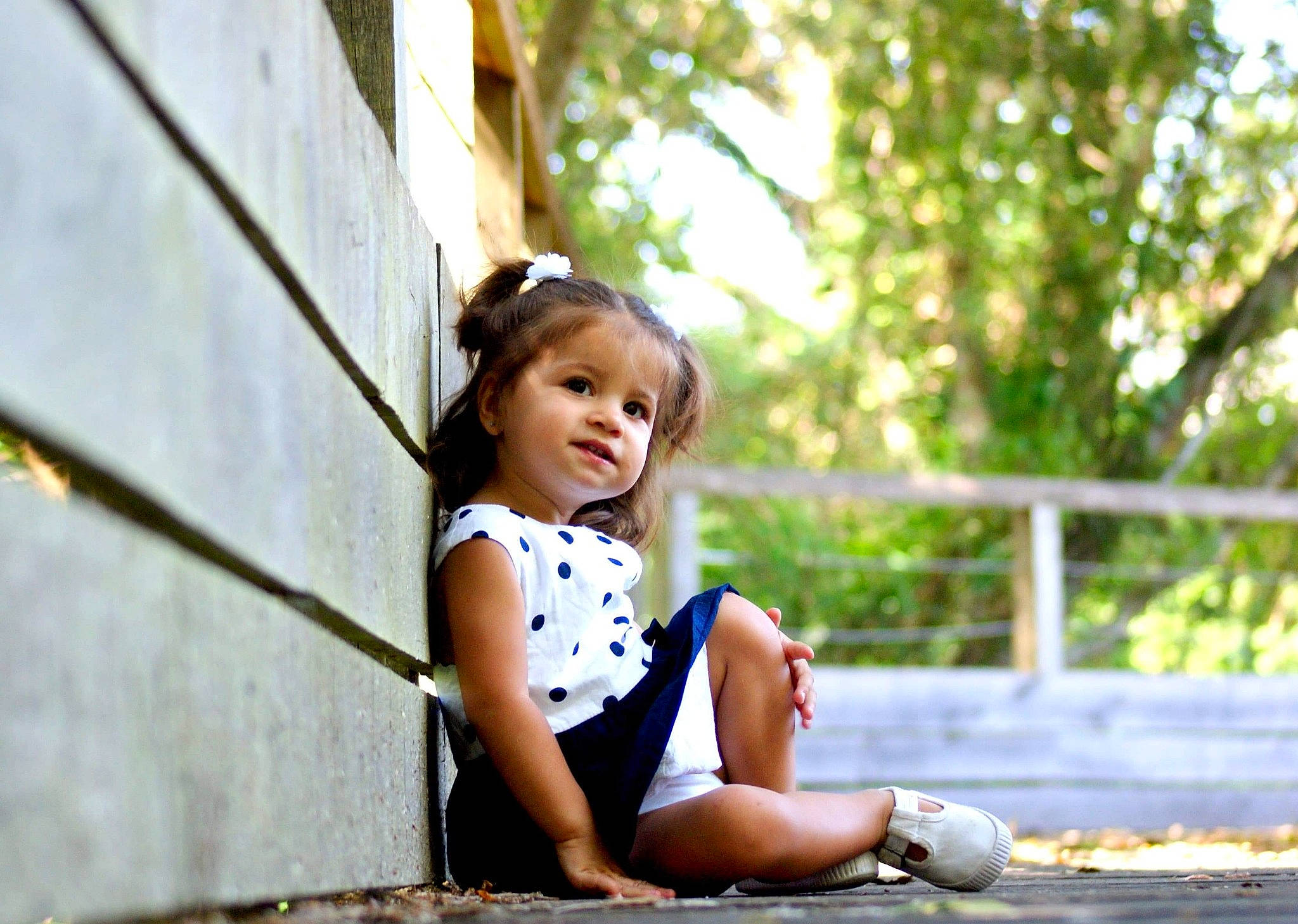 Emma participe au concours pour gagner de l'argent avec cette photo : beauty, child, child_model, happy, person, photograph, photography, portrait_photography, sitting, smile, summer, toddler