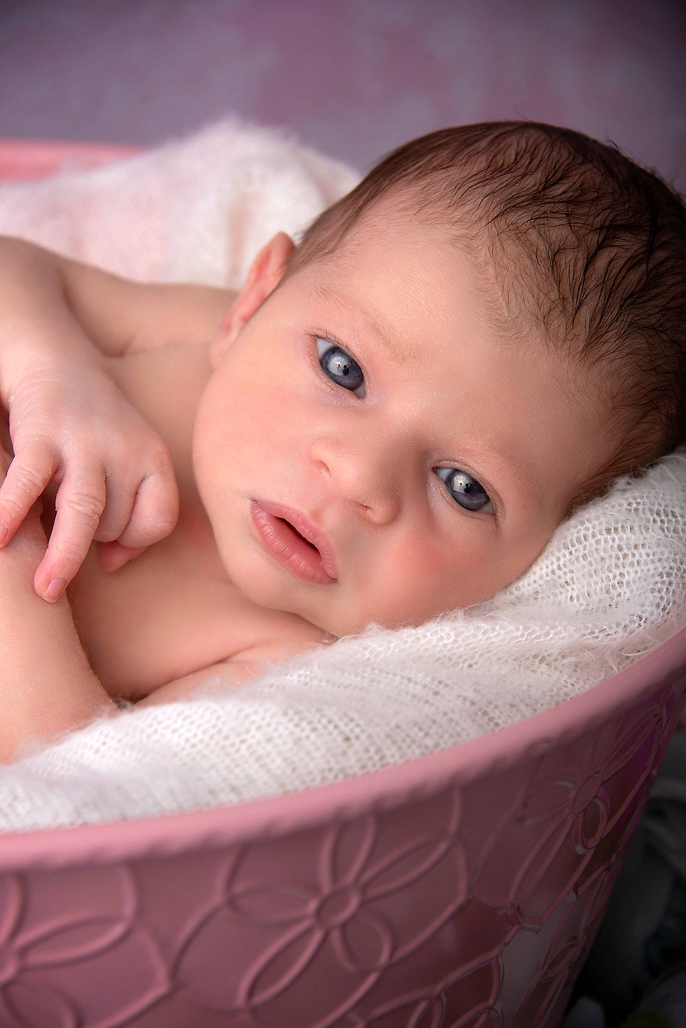 Rose participe au concours pour gagner de l'argent avec cette photo : baby, baby_toddler_clothing, cheek, child, chin, close_up, comfort, eye, eyebrow, eyelash, facial_expression, flash_photography, gesture, iris, lip, mouth, nail, nose, person, skin