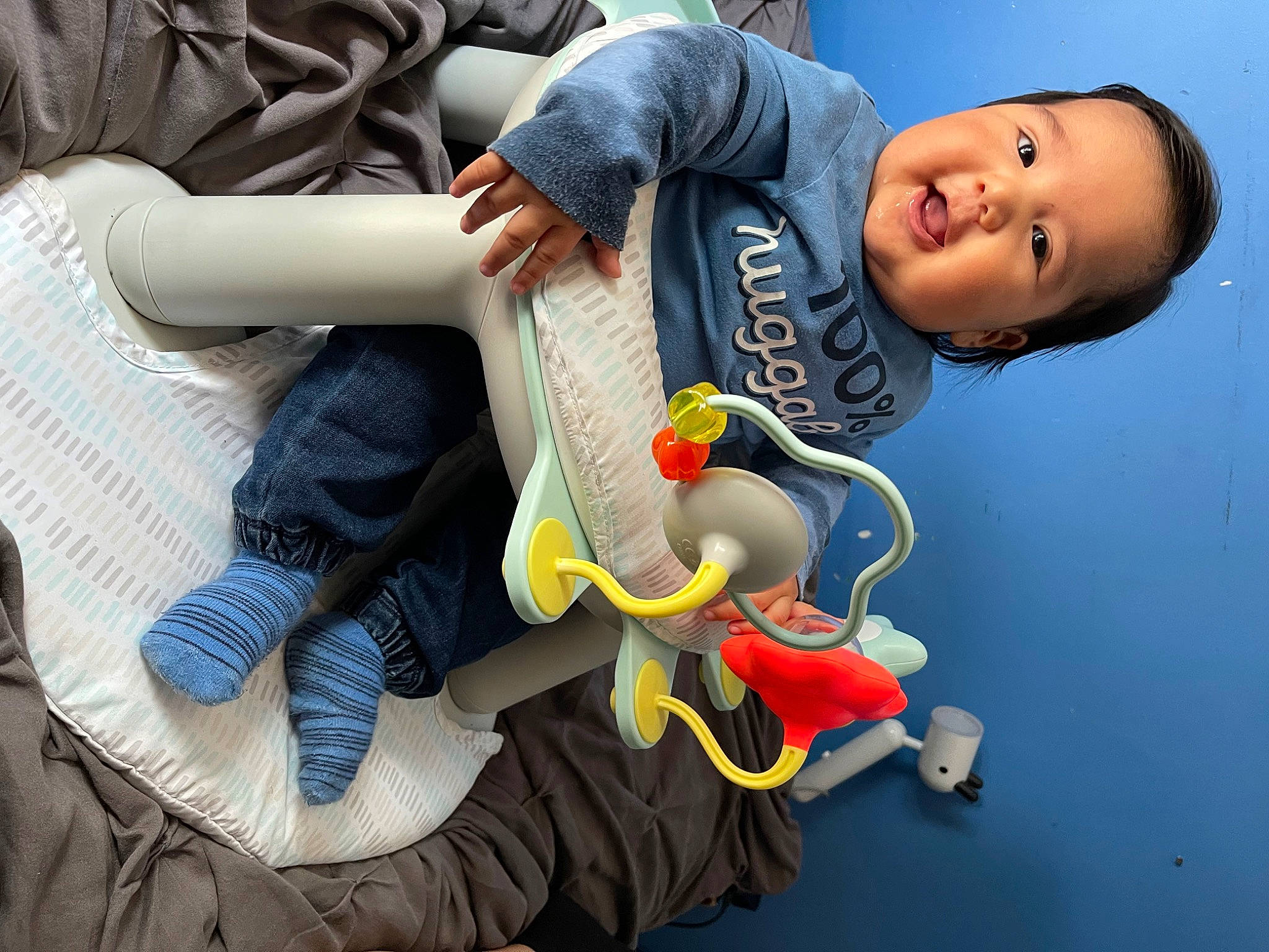 Emiliano is registered to the contest to win money with this photo: carmine, child, cloud, comfort, cool, elbow, flash_photography, fun, happy, knee, leisure, person, personal_protective_equipment, recreation, sitting, sleeve, smile, thigh, thumb, toddler