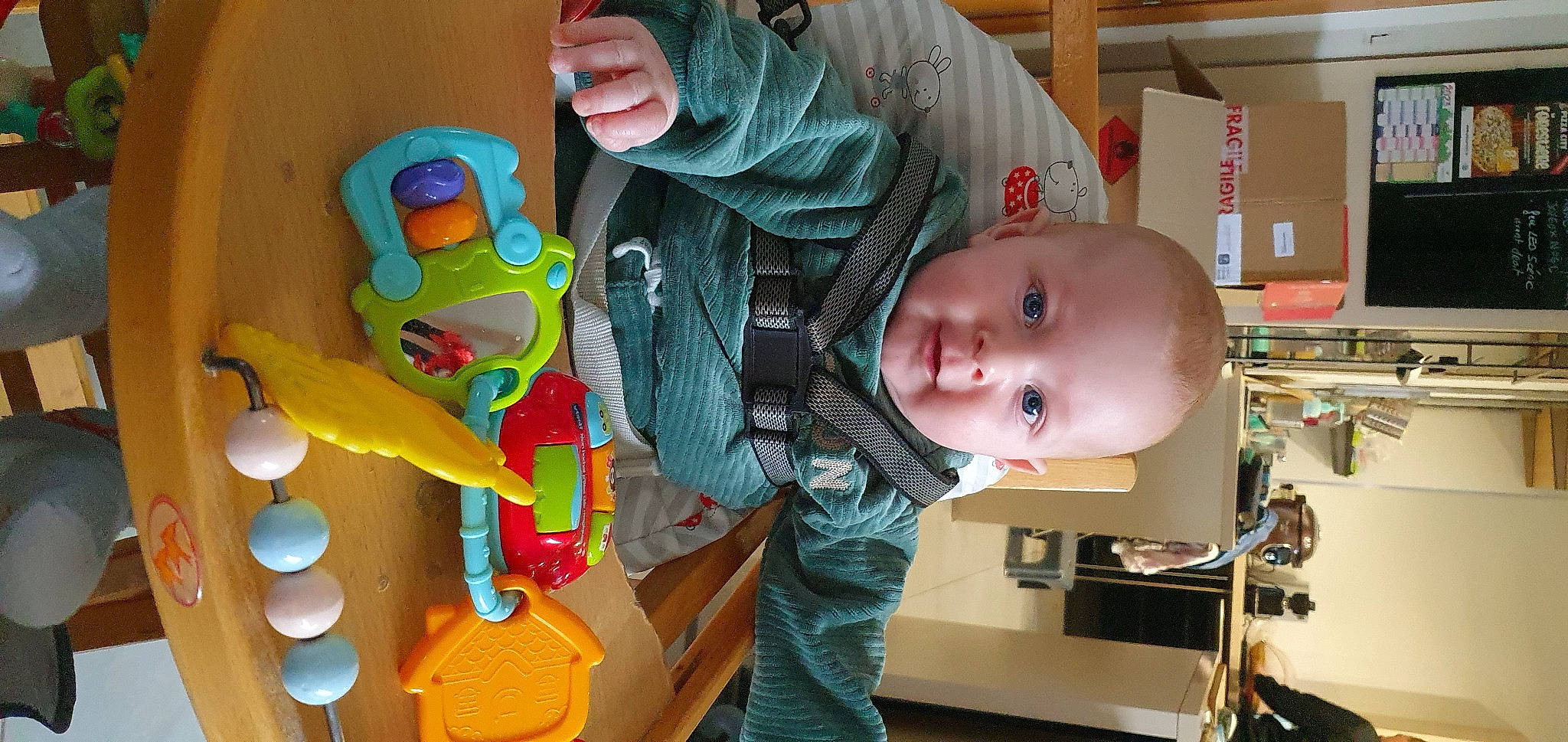 Gabriel participe au concours pour gagner de l'argent avec cette photo : baby, baby_products, baby_toddler_clothing, baby_toys, child, fun, person, plastic, play, product, room, shelf, sitting, toddler, toy