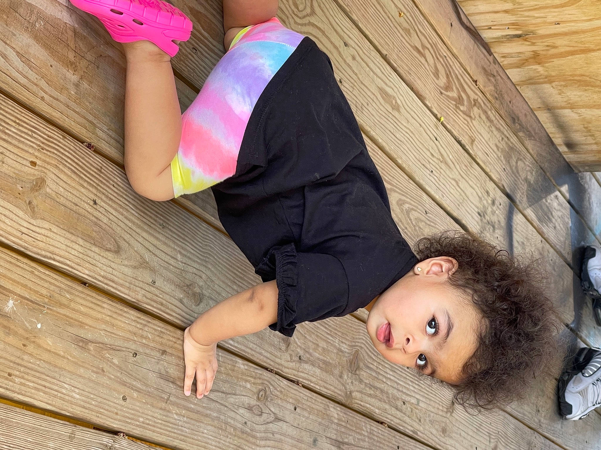 Ariellis joined the competition — help win amazing prizes! flash_photography, floor, flooring, happy, hardwood, head, human_body, human_leg, joint, knee, long_hair, neck, person, red, skin, sleeve, surprise, thigh, trunk, waist