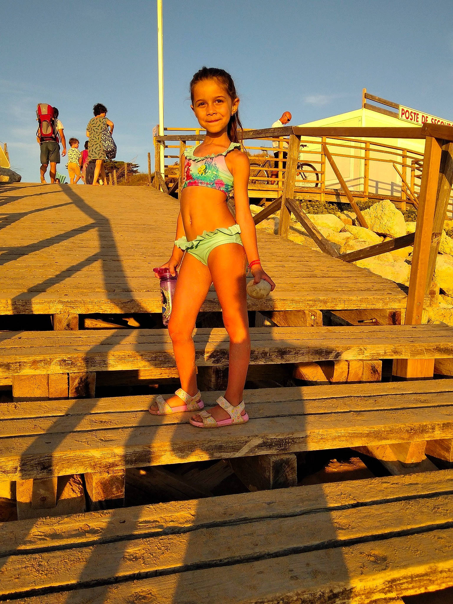 Sarah a rejoint le concours — aidez-le/la à gagner de superbes lots ! beach, beauty, bikini, child_model, fashion, fun, joy, model, person, photo_shoot, photography, sea, summer, swimwear, tourism, undergarment, vacation