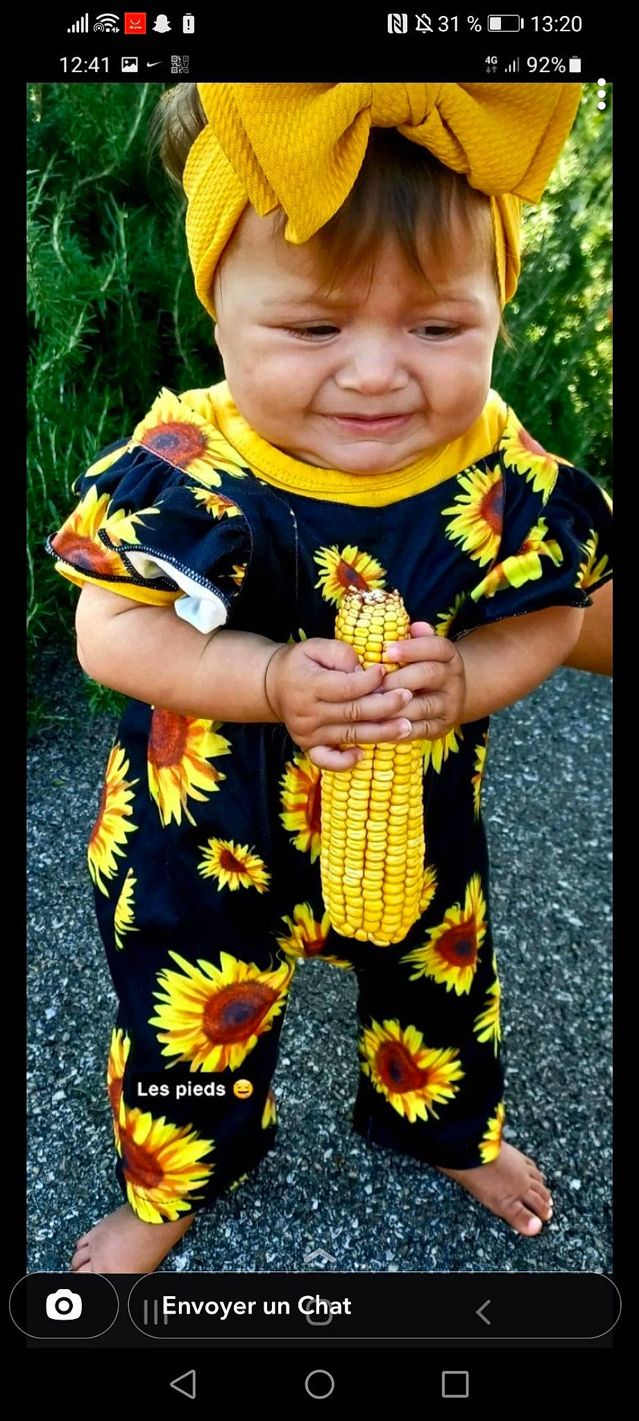 Liwen participe au concours pour gagner de l'argent avec cette photo : baby, baby_toddler_clothing, beauty, child, finger, fun, gesture, grass, happy, pattern, people_in_nature, person, photograph, play, portrait_photography, sleeve, smile, t_shirt, thumb, toddler