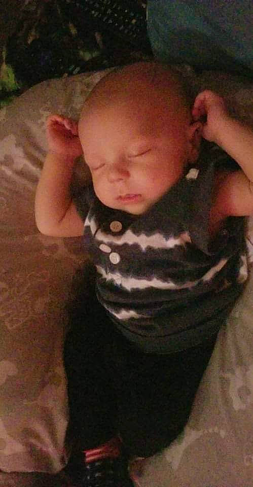 Memphis is registered to the contest to win money with this photo: baby, baby_toddler_clothing, cheek, child, comfort, elbow, eyebrow, finger, iris, leg, lip, mouth, nose, person, sitting, skin, sleeve, standing, thumb, toddler