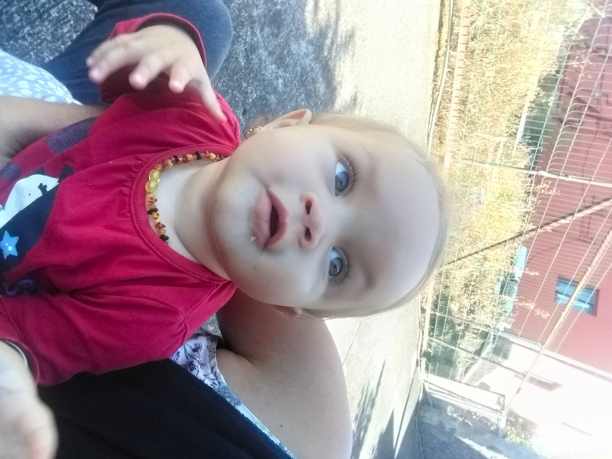 Kaïla a rejoint le concours — aidez-le/la à gagner de superbes lots ! auto_part, child, chin, doll, eye, eyebrow, eyelash, eyewear, flash_photography, fun, grass, happy, lip, mouth, nose, person, portrait_photography, skin, toddler, toy