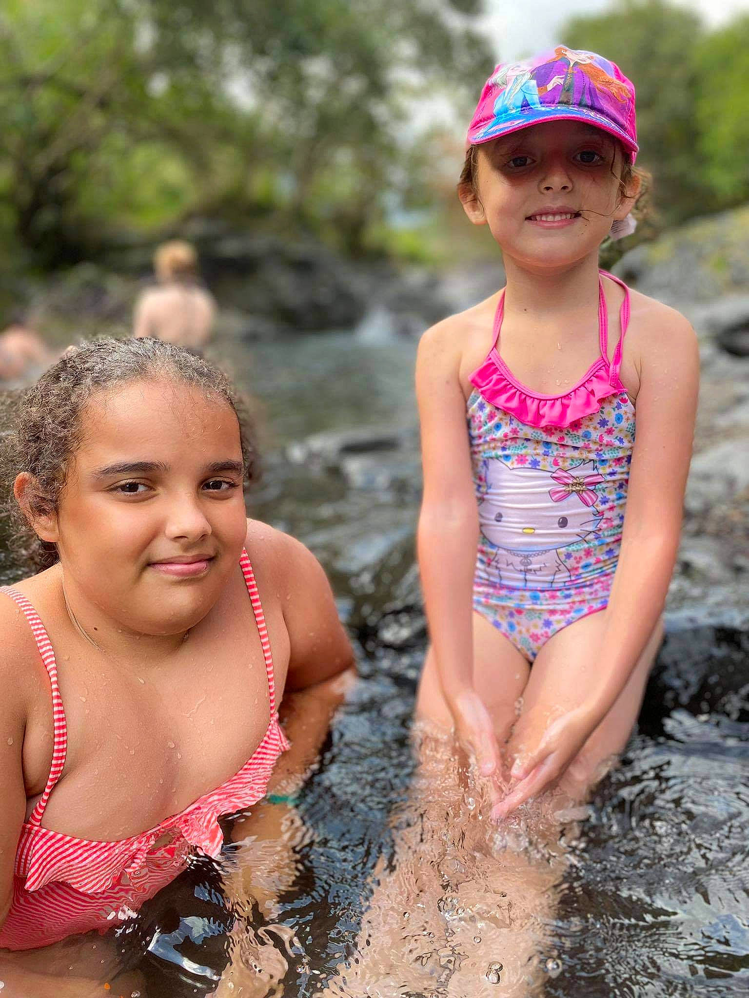Kyara participe au concours pour gagner de l'argent avec cette photo : bathing, body_of_water, face, facial_expression, fun, goggles, happy, head, headwear, joy, leisure, one_piece_swimsuit, outdoor_recreation, people, people_in_nature, person, photograph, recreation, smile, summer