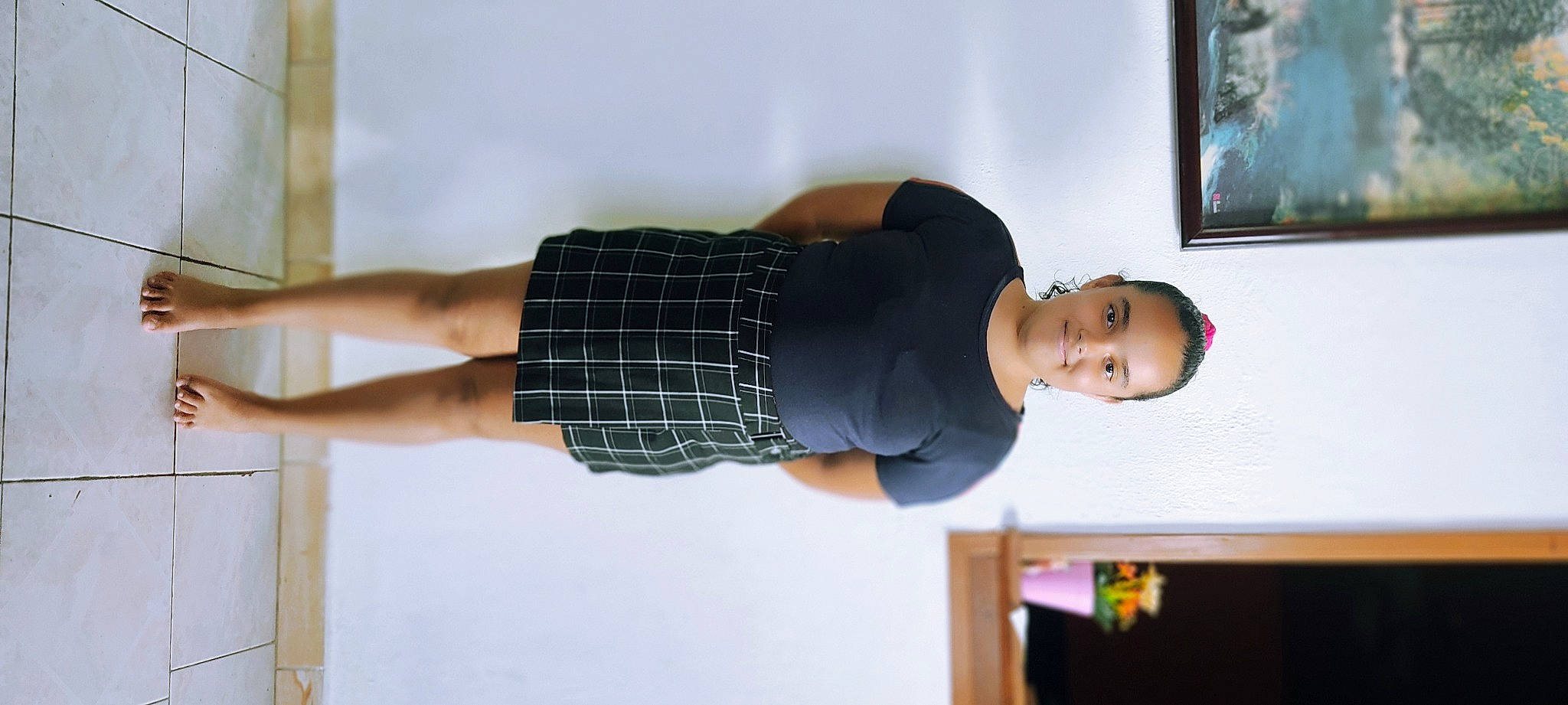 Stecy a rejoint le concours — aidez-le/la à gagner de superbes lots ! abdomen, balance, collar, comfort, dress_shirt, elbow, gesture, hip, human_leg, joint, joy, knee, person, picture_frame, shoulder, sleeve, street_fashion, t_shirt, thigh, trunk