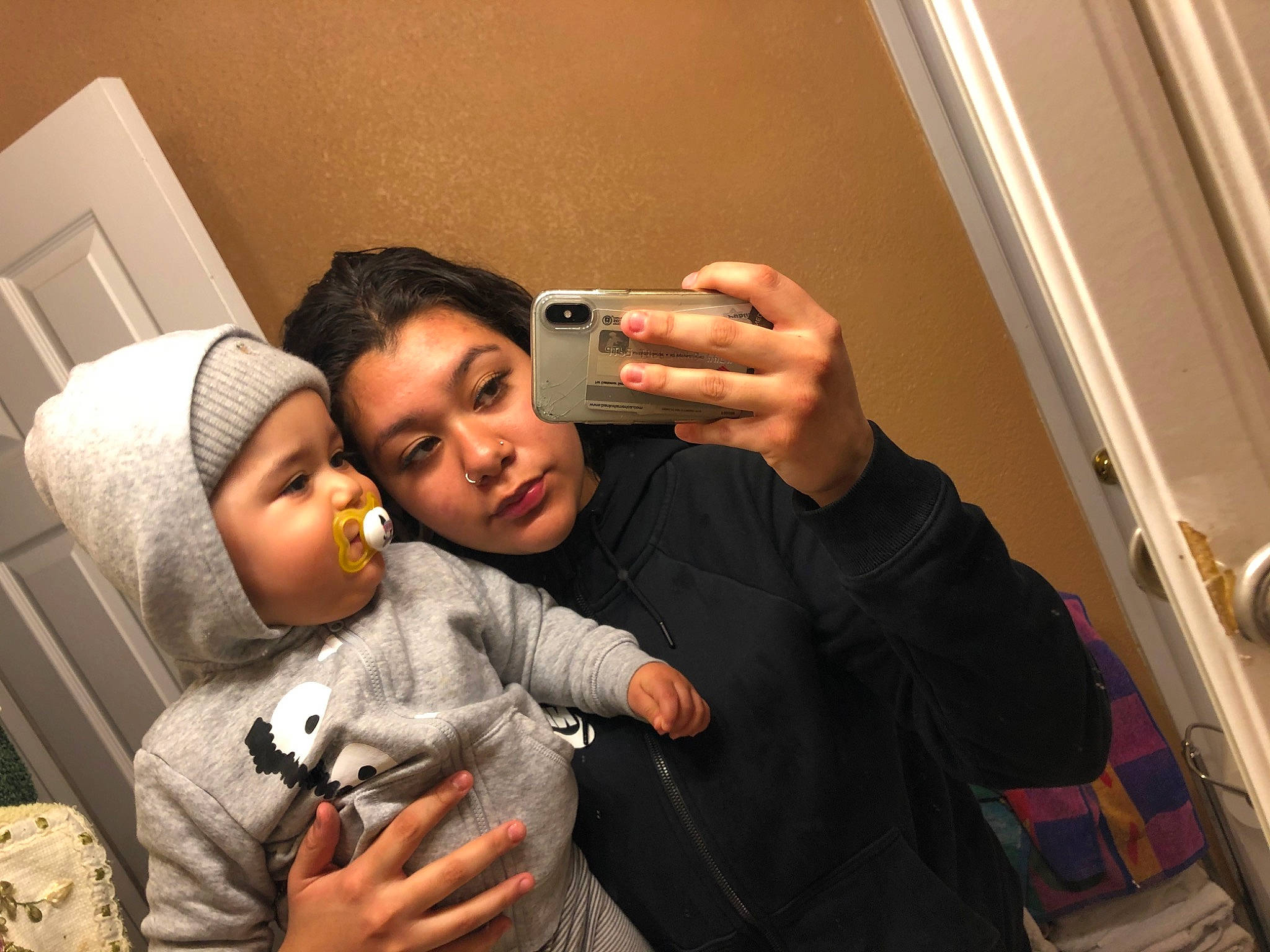 Matteo is registered to the contest to win money with this photo: baby, child, father, finger, fun, headwear, joy, person, photography, selfie, smile, snapshot, thumb, toddler