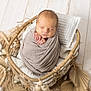 Sacha a rejoint le concours — aidez-le/la à gagner de superbes lots ! baby, basket, blanket, cozy, cute, decor, indoors, infant, natural_light, neutral_colors, newborn, peaceful, portrait, resting, sleeping, soft_texture, swaddled, wooden_beads, wooden_floor, wrapped