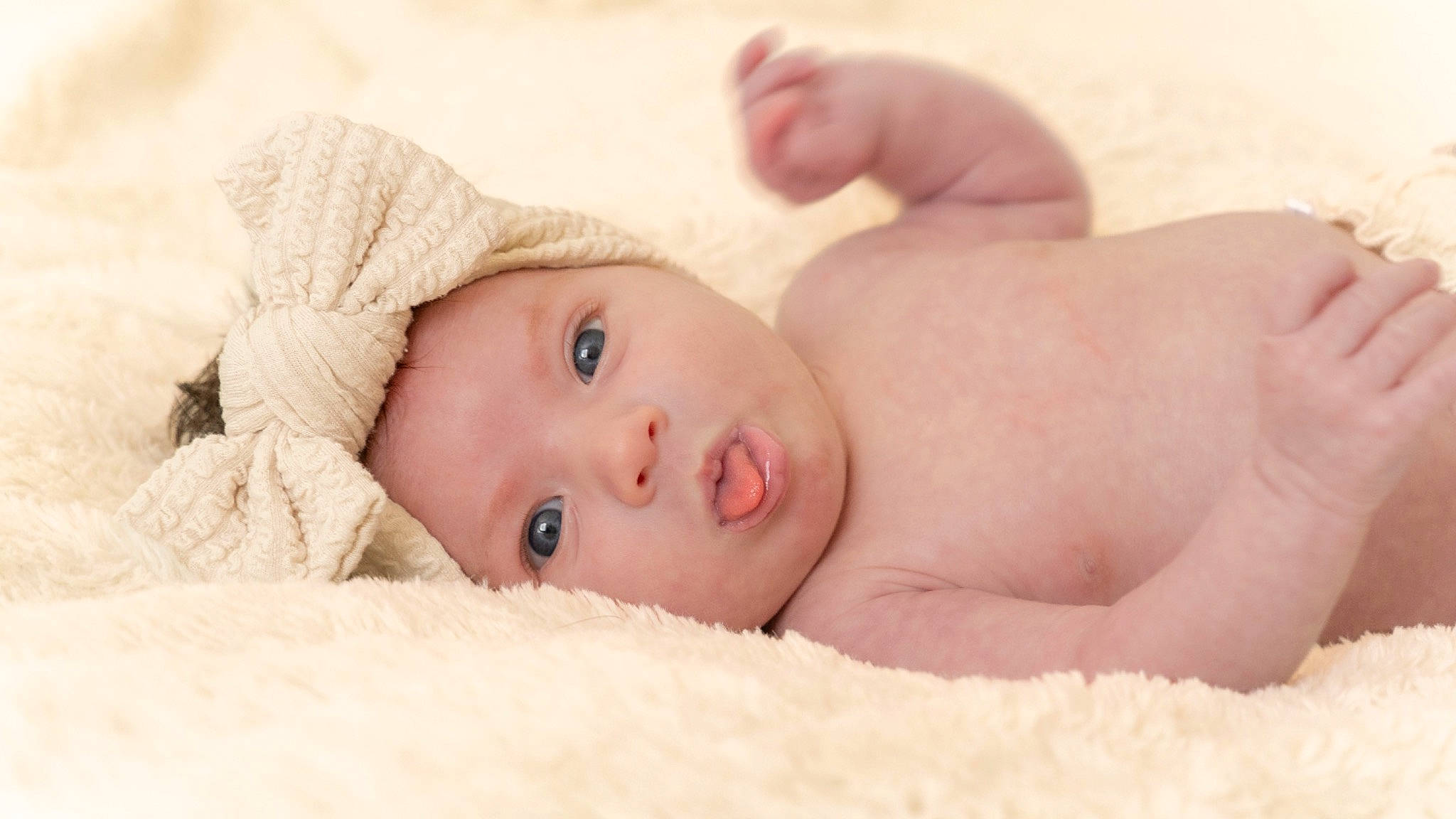 Giulia participe au concours pour gagner de l'argent avec cette photo : art, baby, baby_sleeping, baby_toddler_clothing, cheek, child, close_up, comfort, eye, eyelash, face, flesh, fur, head, headwear, linens, lip, person, portrait_photography, skin