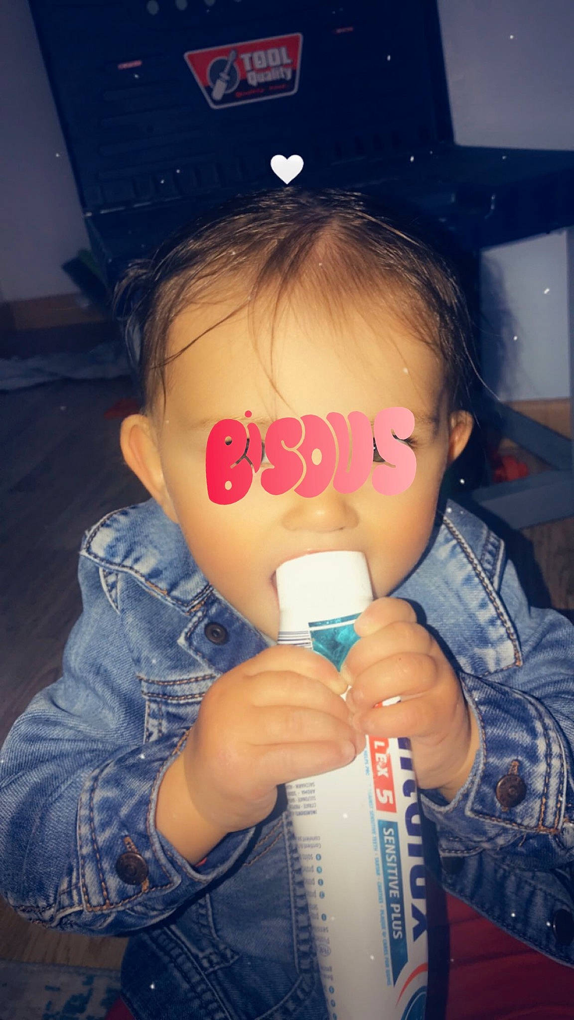 Kelya a rejoint le concours — aidez-le/la à gagner de superbes lots ! child, drinkware, person, toddler