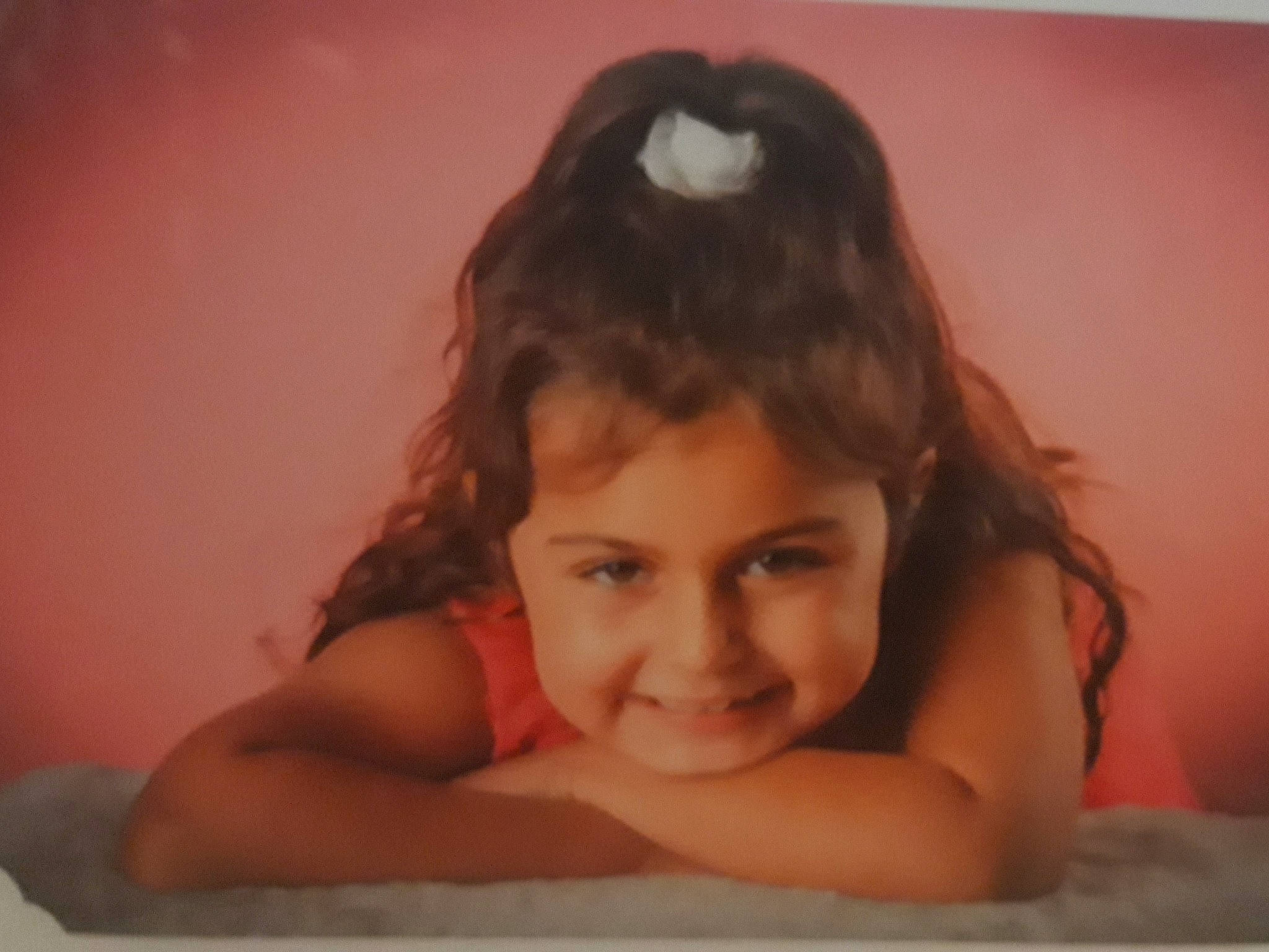 Falonne a rejoint le concours — aidez-le/la à gagner de superbes lots ! beauty, brown_hair, cheek, child, chin, eye, eyebrow, face, forehead, fun, hair, hairstyle, head, joy, lip, mouth, nose, person, photograph, photography