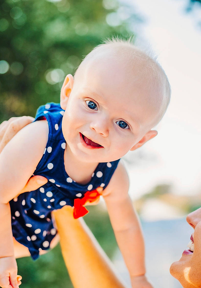 Autumn is registered to the contest to win money with this photo: baby, child, child_model, design, eye, pattern, person, photography, play, playing_with_kids, polka_dot, portrait_photography, skin, smile, summer, toddler, vacation